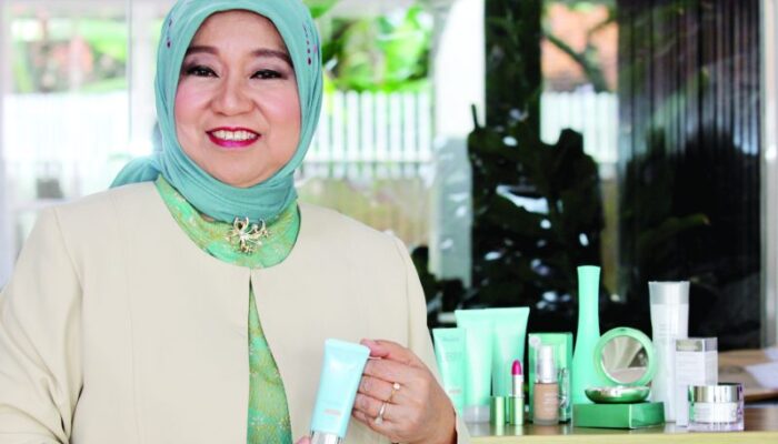 Nurhayati Subakat: Perempuan Minang yang Memadukan Ilmu, Tekad, dan Kepedulian