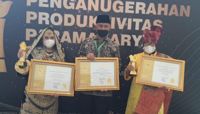 Kepedulian Pemprov Sumbar pada Dunia Usaha Berbuah Penghargaan Pramakarya 2021