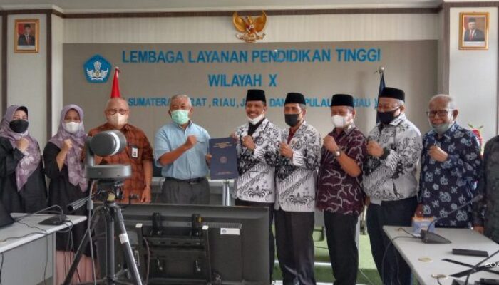 STKIP PGRI Sumbar Resmi Jadi Universitas Jadi Kado Indah HUT PGRI dan Hari Guru