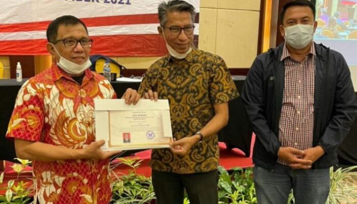 M. Nuh Kukuhkan 57 Ahli Pers, “Kongkalingkong” dalam Demokrasi Harus Dicegah