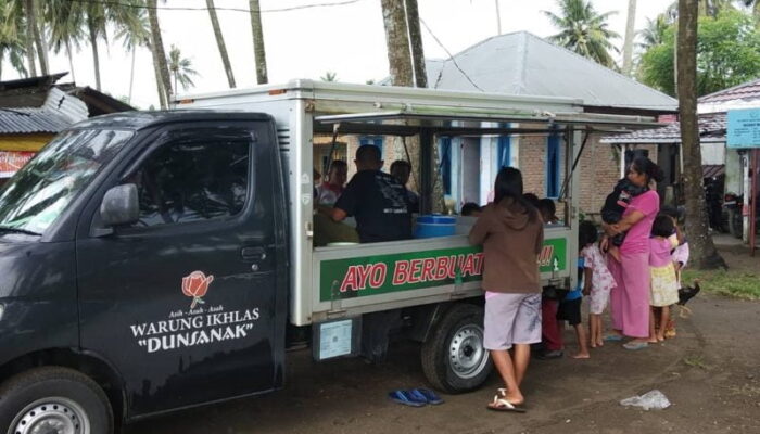 Warung Mobil Ikhlas Dunsanak, Kebaikan dalam Nasi Bungkus Rp2 Ribu