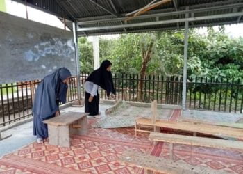 Melihat Santri Mengaji Sambil Bertani di Ponpes Nurul Yaqin Ambung Kabur