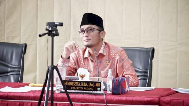 Wali Kota Padang Hendri Septa.