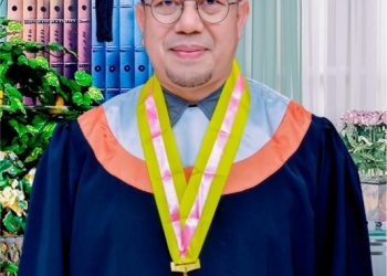 Sekda Sijunjung Zefnihan Rengkuh Gelar Doktor Bidang Ekonomi