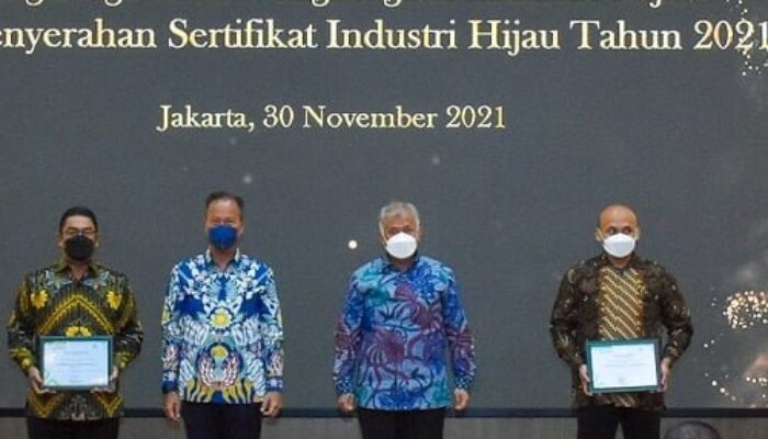 Atas Penerapan Prinsip Industri Hijau, PT Semen Padang Diganjar Sertifikat Industri Hijau oleh Kemenperin
