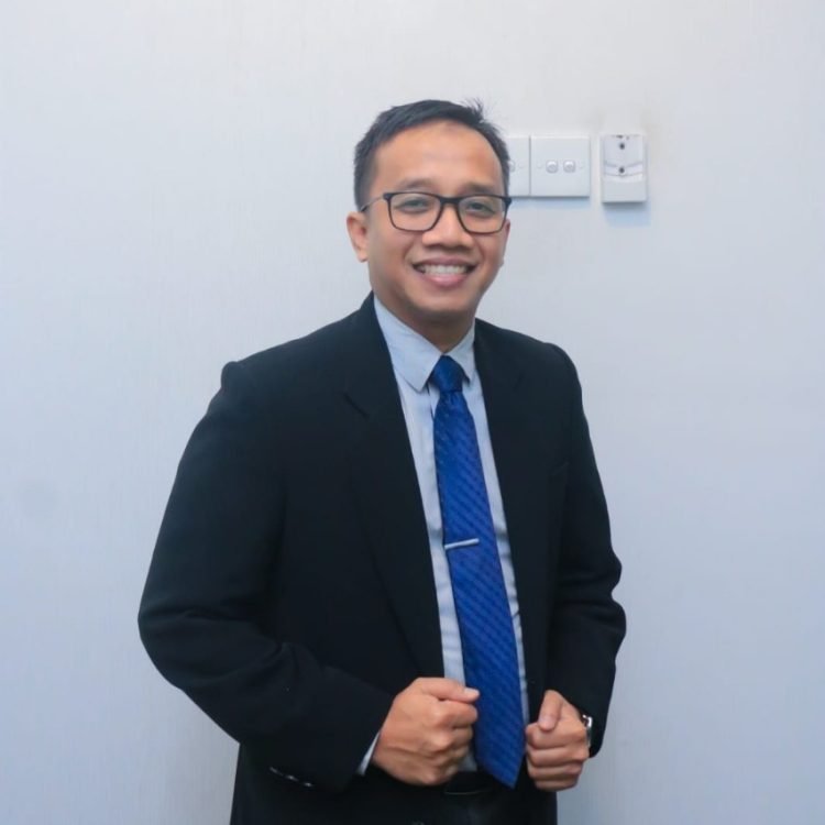 Bambang Frasetia, Branch Manager BSI Padang Imam Bonjol.