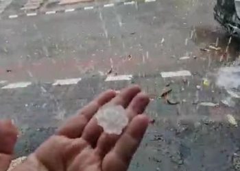 Padang Panjang Diobrak-abrik Hujan Es dan Puting Beliung