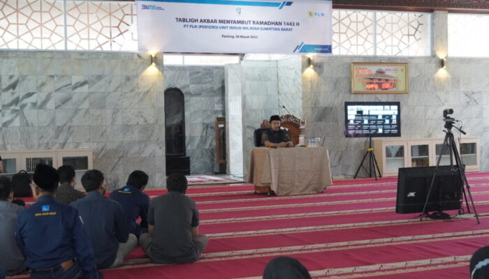 Sambut Ramadhan, YBM PLN Sumbar Gelar Tabligh Akbar dan Serahkan Bantuan Sosial