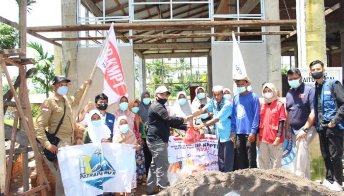 PMI Agam Dampingi Tim Kota Dumai Distribusikan Bantuan Gempa