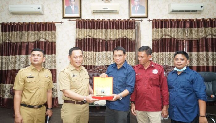 Wartawan dan Diskominfo Dharmasraya Tukar Informasi dengan Diskominfo Medan