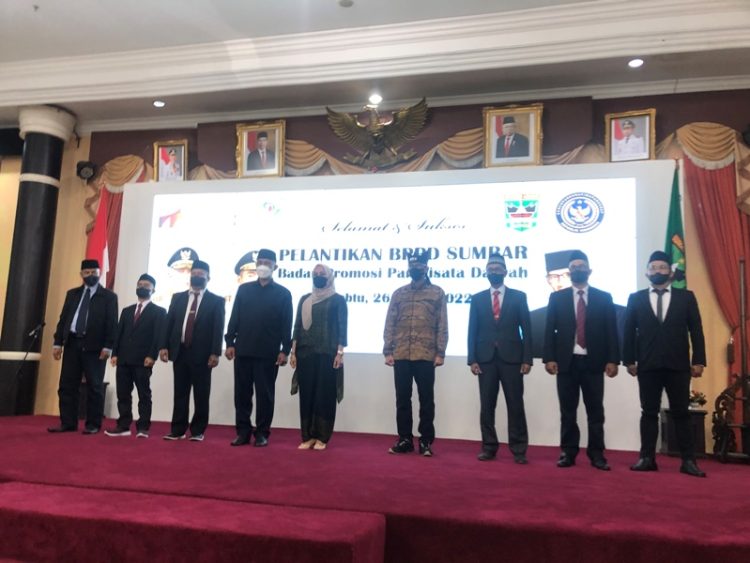 Pelantikan Badan Promosi Pariwisata Daerah Sumatra Barat (BPPD Sumbar) di Aula Gubernuran Sumbar, Sabtu (26/3/2022). DARWINA