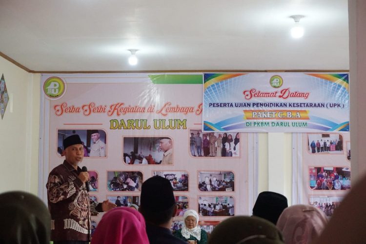 Gubernur Sumbar Mahyeldi saat peresmian Aula PKBM di Gaduik Kabupaten Agam, Sabtu (19/03/22). HUMAS