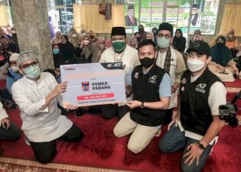 Warga Padang Bersama ACT Bangun Mushala Pasca Gempa Pasaman Barat