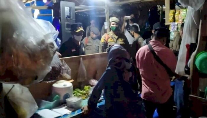 Resahkan Masyarakat, Satpol PP Padang Tertibkan Warung Remang-Remang di Tunggul Hitam