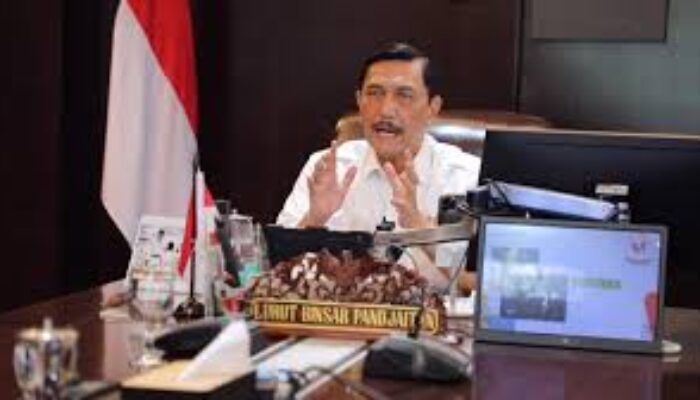BLT Terbaru Pakai Barcode! Luhut Bikin Sistem Baru agar Dana Bantuan Tidak Salah Sasaran