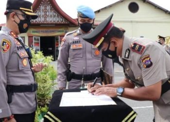 Kasat Intelkam Polres Bukittinggi dan Kapolsek IV Koto Dimutasi