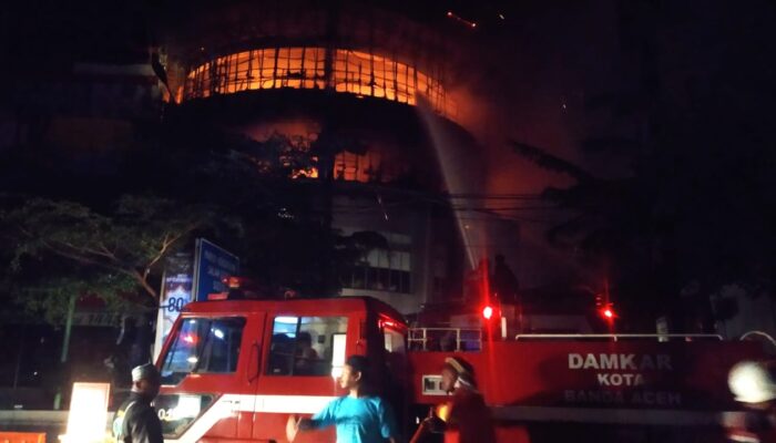 Mall Terbesar Banda Aceh Terbakar, Tak Ada Barang Tersisa