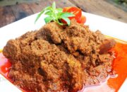 MENU BERBUKA: Lezatnya Kalio Dagiang ‘Duet’ dengan Kerupuak Jariang Balado