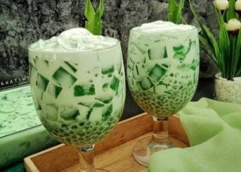 TAKJIL: Cara Mudah Buat Buko Pandan, Minuman Segar untuk Berbuka