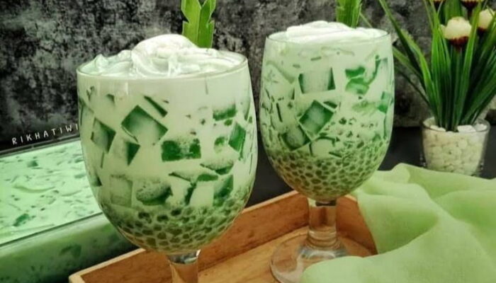 TAKJIL: Cara Mudah Buat Buko Pandan, Minuman Segar untuk Berbuka