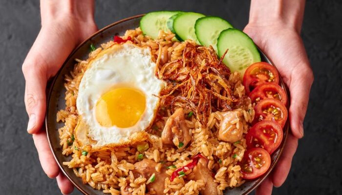 MENU SAHUR: NasGor Kampuang dan Talua Barendo, Penggugah Selera saat Sahur