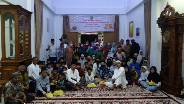 Buka bersama alumni FHUA