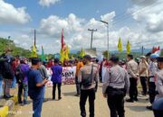 Tiba di DPRD, Ratusan Mahasiswa Dharmasraya Orasi