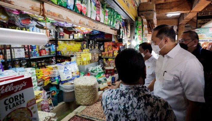 Keliling Pasar, Mendag Pastikan Bahan Pokok Aman Jelang Lebaran