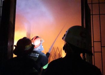 Kebakaran di perumahan