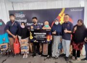 Program Rutin, Telkomsel Bagi-Bagi Sembako dan Takjil Pada Warga Kurang Mampu