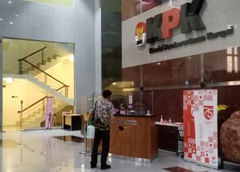 Komisi Pemberantasan Korupsi atau KPK telah melaksanakan eksekusi perkara atas nama Rafael Alun Trisambodo dalam kasus pencucian uang.