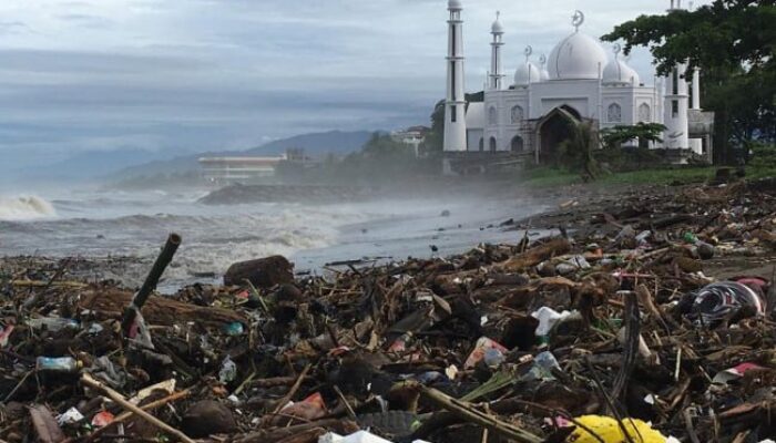 Volume Sampah di Padang Naik Selama Libur Lebaran