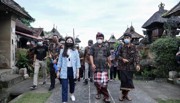 Fieldtrip Delegasi GPDRR 2022, Wamenparekraf Bawa Rombongan dari Berbagai Negara Tinjau Desa Terbersih di Dunia di Bali