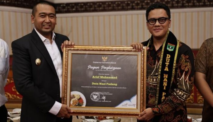 Kaget Dipanggil Wagub Sumbar, Ternyata Youtuber Arief Muhammad Dinobatkan Sebagai Duta Nasi Padang