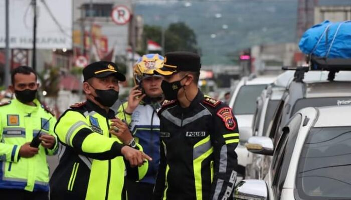 Atasi Macet, Forum Lalin Padang Panjang Bertugas Hingga Dini Hari