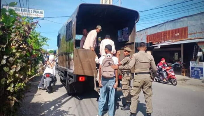 Keluyuran di Waktu Belajar, Puluhan Pelajar Diamankan Pol PP Padang