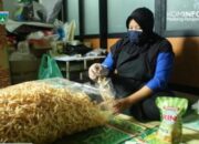 Kerupuk Keju Rini: Bertahan dengan Sabar, Berkembang Berkat Pelayanan dan Kualitas