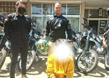 Resahkan Pengendara, Tim Sergap Pol PP Padang Amankan “Pak Ogah” di U-turn Kawasan Tabing