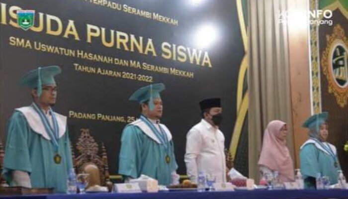 Dihadiri Wawako Padang Panjang Asrul, SMA Uswatun Hasanah dan MA Serambi Mekkah Wisuda 34 Santri