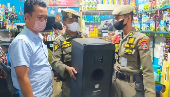 Satpol PP Padang Sita Sound System Cafe yang Membandel Ditertibkan di Atom Center