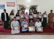 Hebat! Karang Taruna di Pariaman Hadiahi Siswa yang Khatam Qur’an dengan Emas