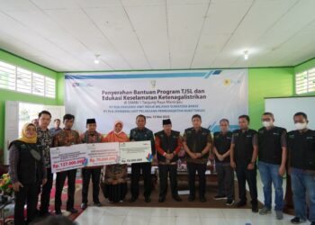 TJSL PLN di Agam: Bantu Peralatan Kewirausahaan Siswa, Modal Usaha KUEP dan Penampungan Sampah