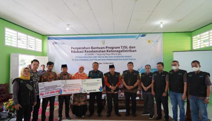 TJSL PLN di Agam: Bantu Peralatan Kewirausahaan Siswa, Modal Usaha KUEP dan Penampungan Sampah
