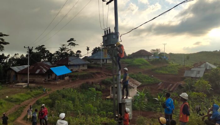 Kisah Luther Simon Tubulau, Sang Pejuang Terang di Pulau Alor