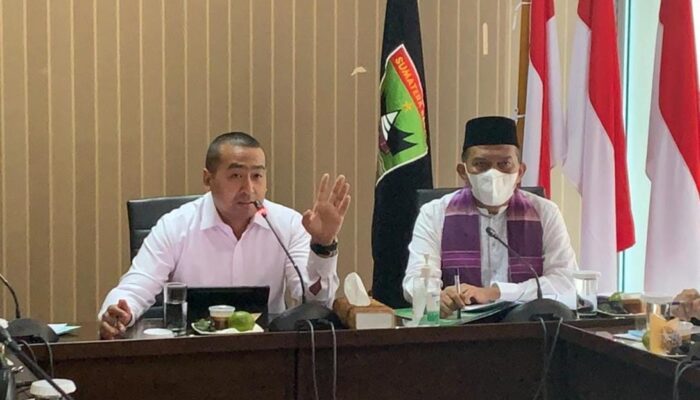 Geram Lihat Sampah Berserakkan di Fly Over BIM, Wagub Audy Kumpulkan Pihak Terkait