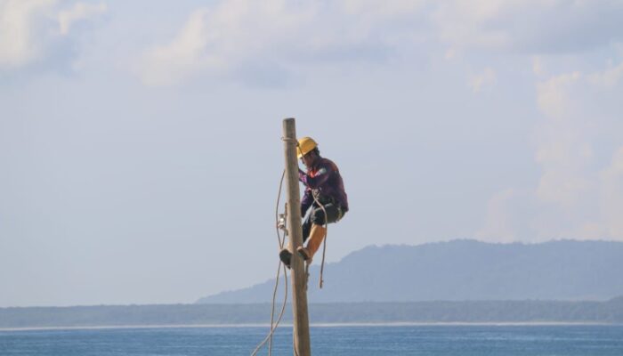 PLN Siapkan 750 KVA untuk Kegiatan Liga Selancar Dunia di Pantai Plengkung Banyuwangi