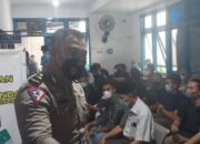 Pemohon SIM Membludak di Polresta Padang