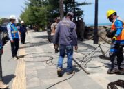 Satpol PP dan Tim Gabungan Tertibkan Sambungan Listrik Ilegal di Pantai Padang