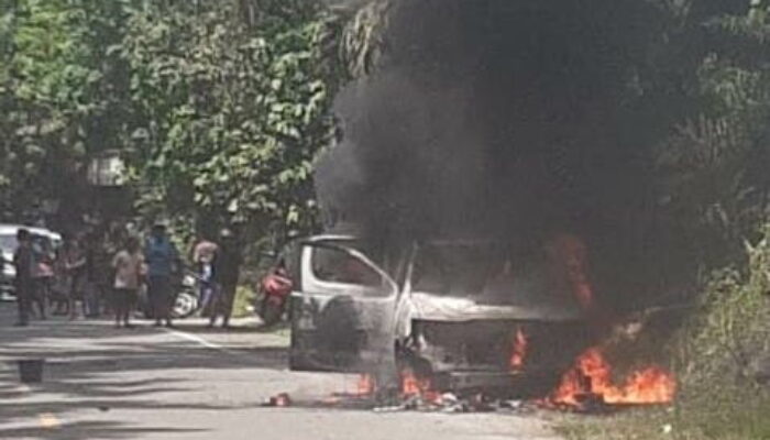 Mobil Dinas BMKG Padang Pariaman Terbakar