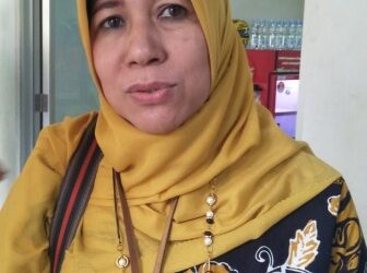 Plt Sekretaris Dinas Kesehatan Kota Bukittinggi, Salvi Raini